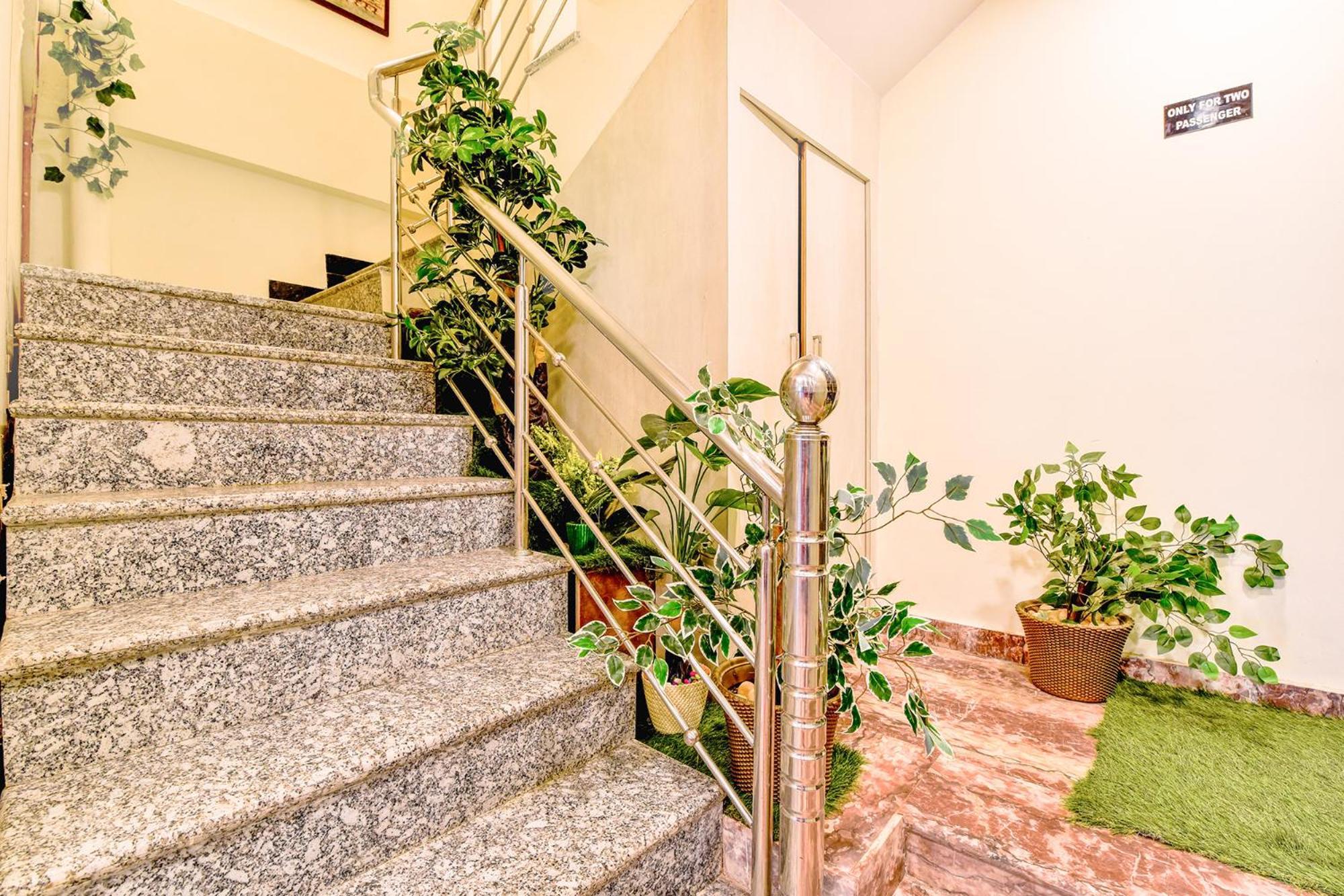 Fabexpress Mewar Shine Hotell Udaipur Exteriör bild