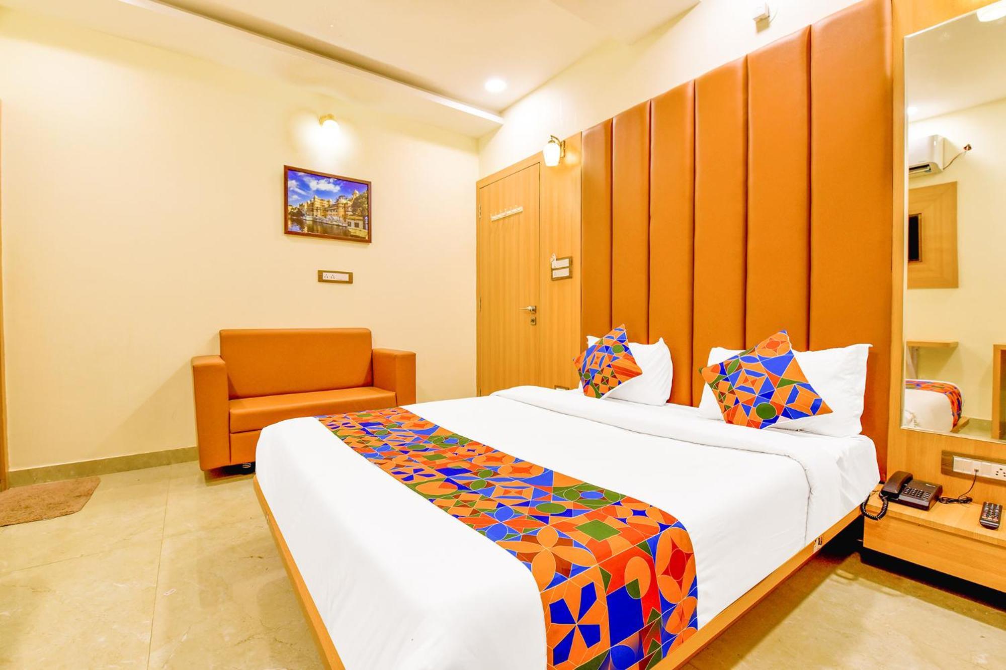 Fabexpress Mewar Shine Hotell Udaipur Exteriör bild