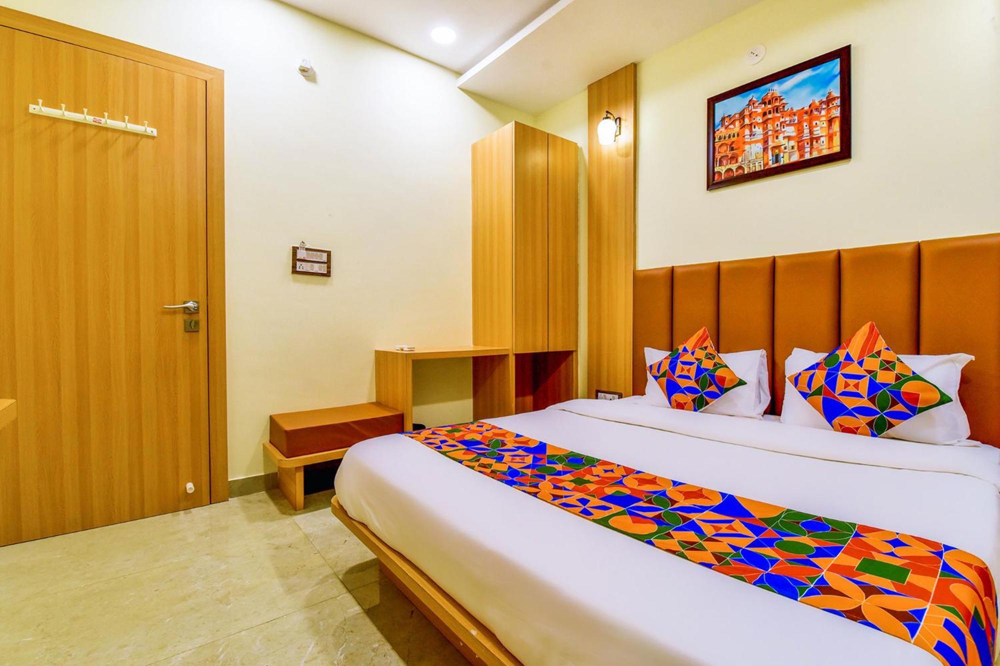 Fabexpress Mewar Shine Hotell Udaipur Exteriör bild